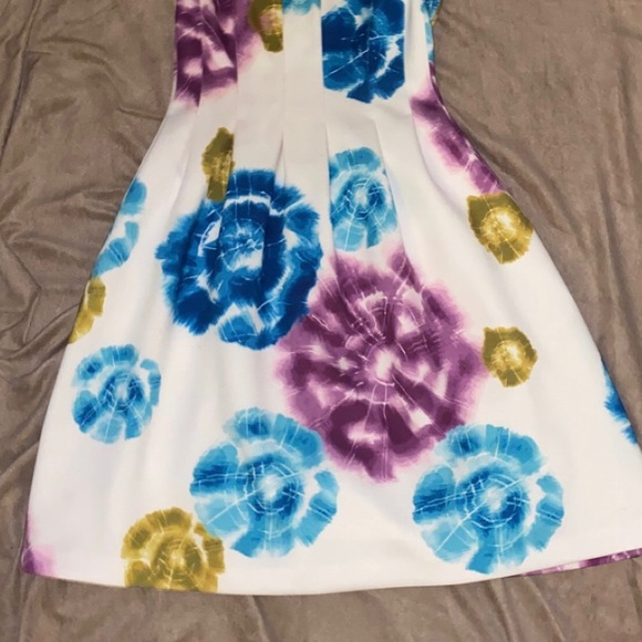 Beautiful and elegant Calvin Klein - Picture 2 of 3